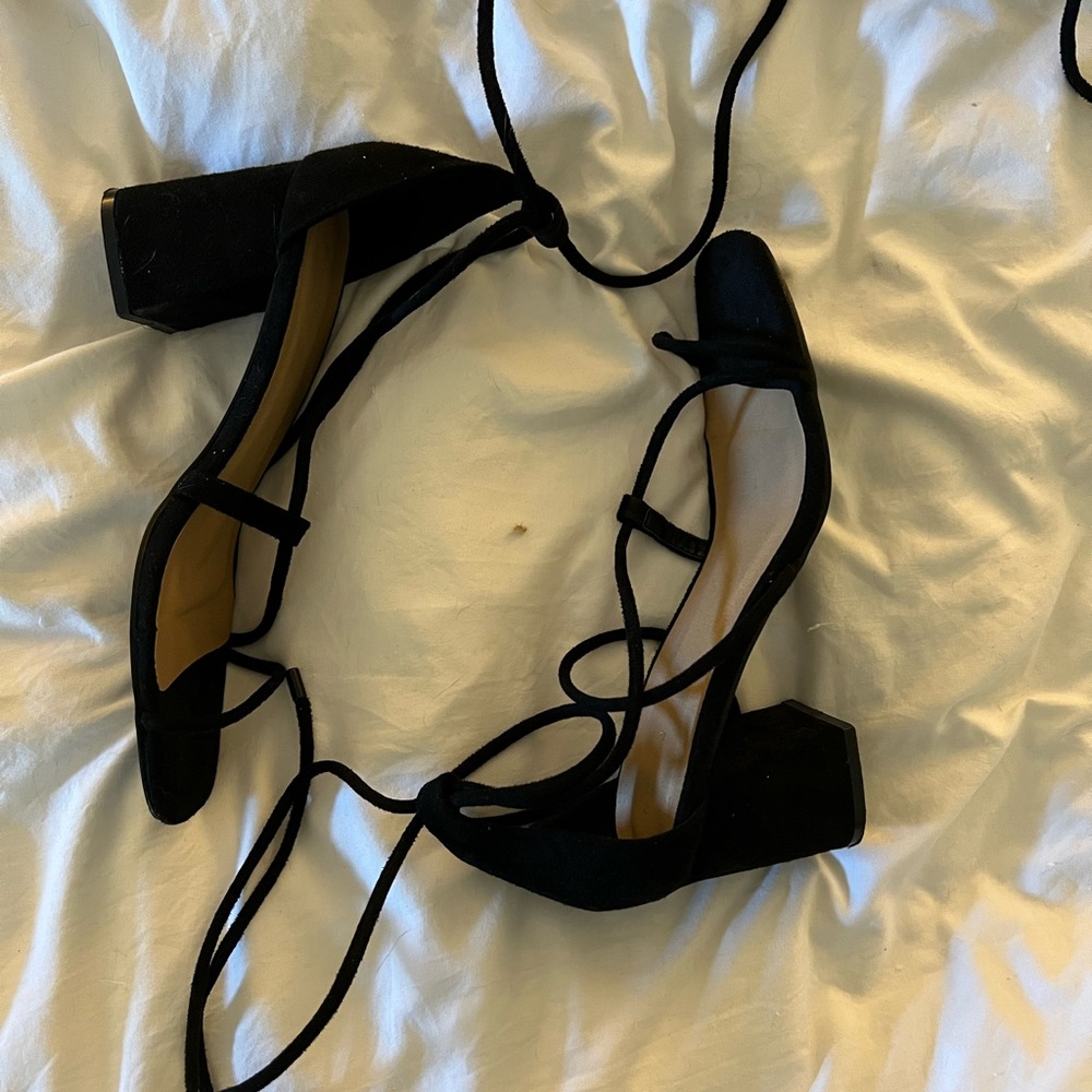 Pretty Little Thing heels